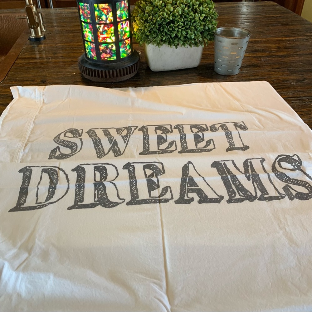Cost Plus World Market White Cotton Bed Bedroon Pillow Cases Sweet Dreams 20x32